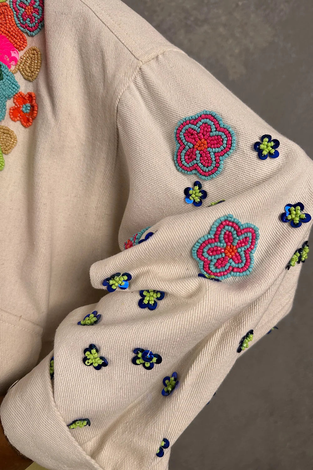 Boncuk İşlemeli Ceket