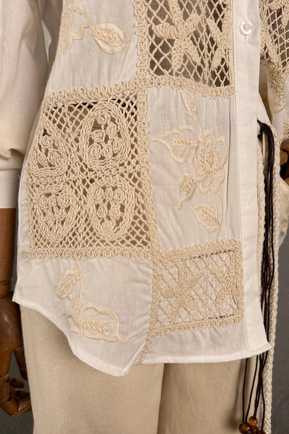 Kroşe Detaylı Gömlek