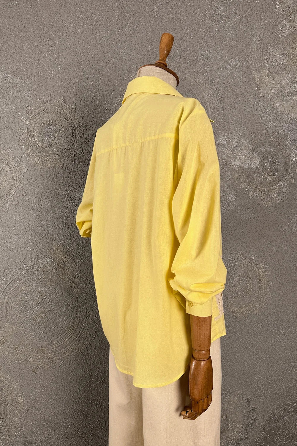 Kroşe Detaylı Gömlek