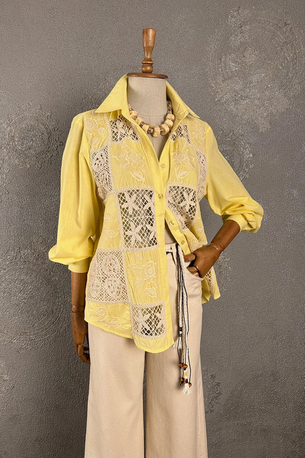 Kroşe Detaylı Gömlek