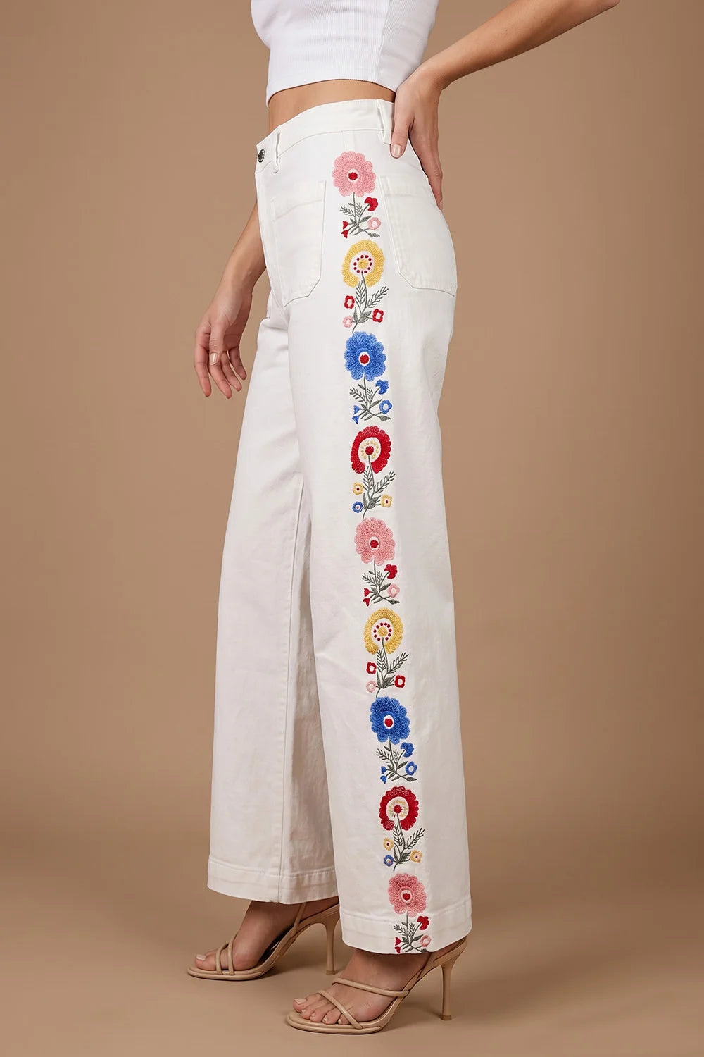 Çiçek Nakışlı Jean