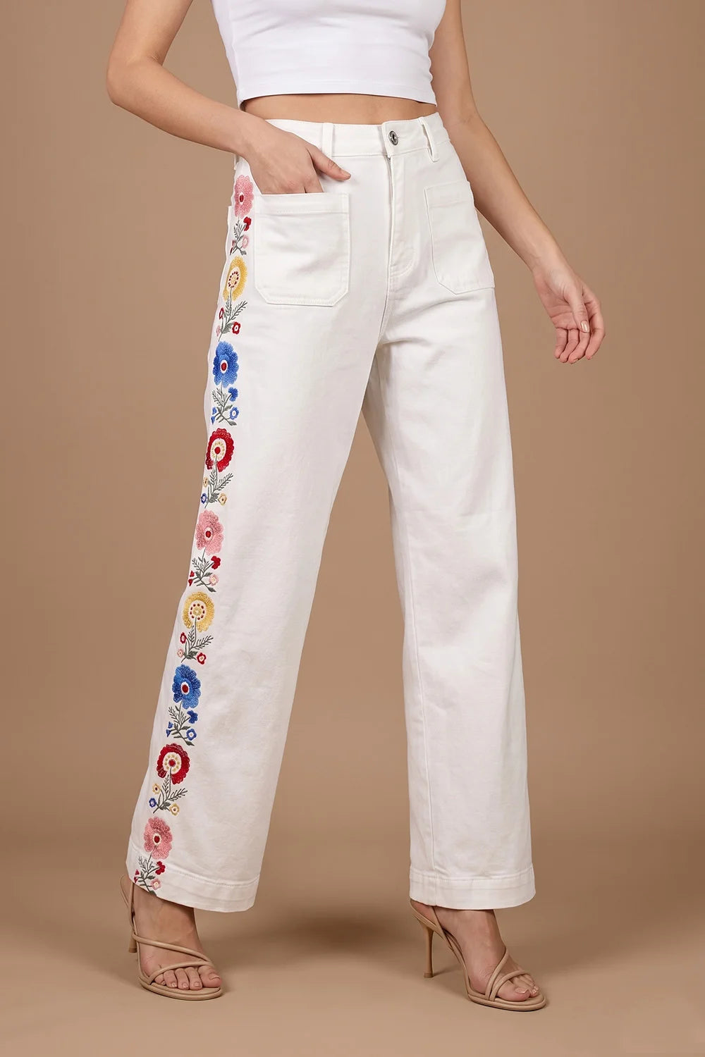 Çiçek Nakışlı Jean