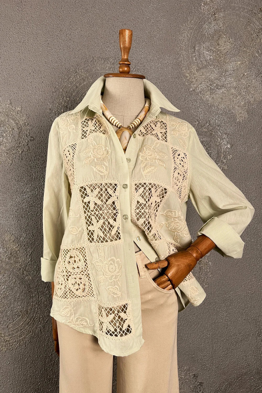 Kroşe Detaylı Gömlek