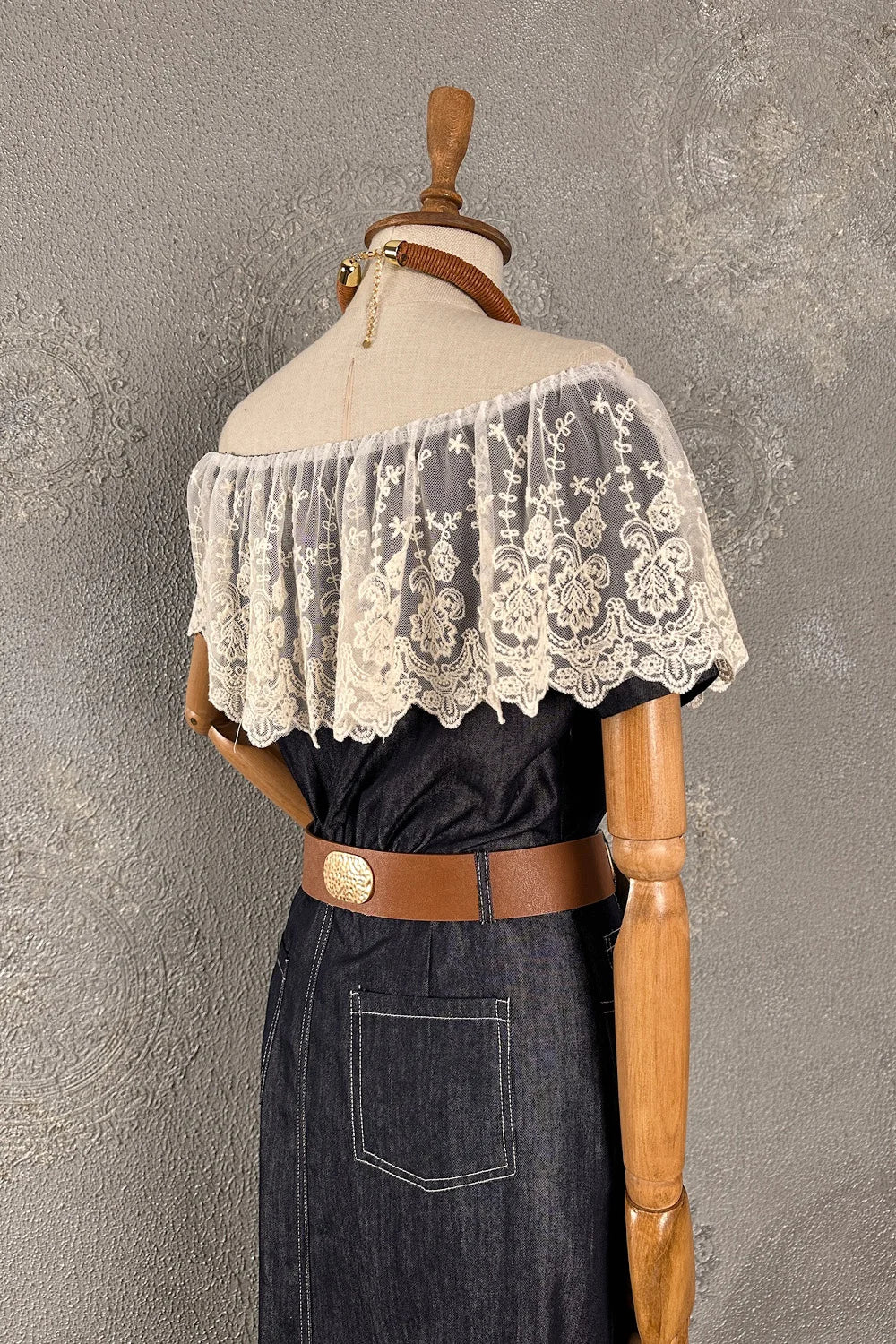Dantel Detaylı Denim Elbise