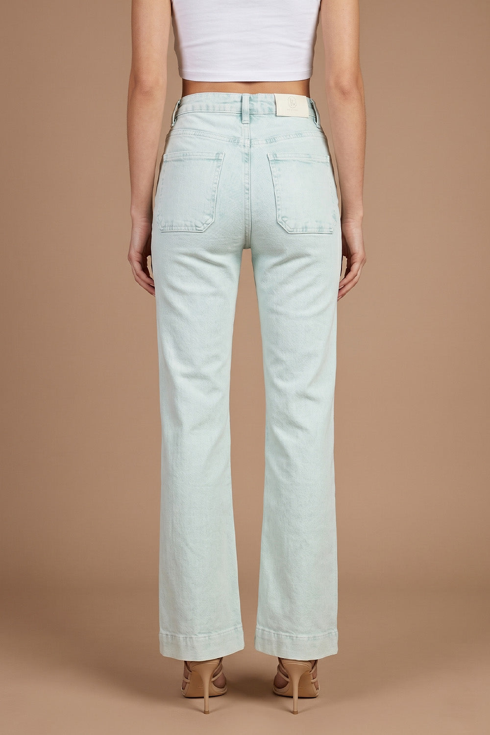 Düğme Detaylı Jean