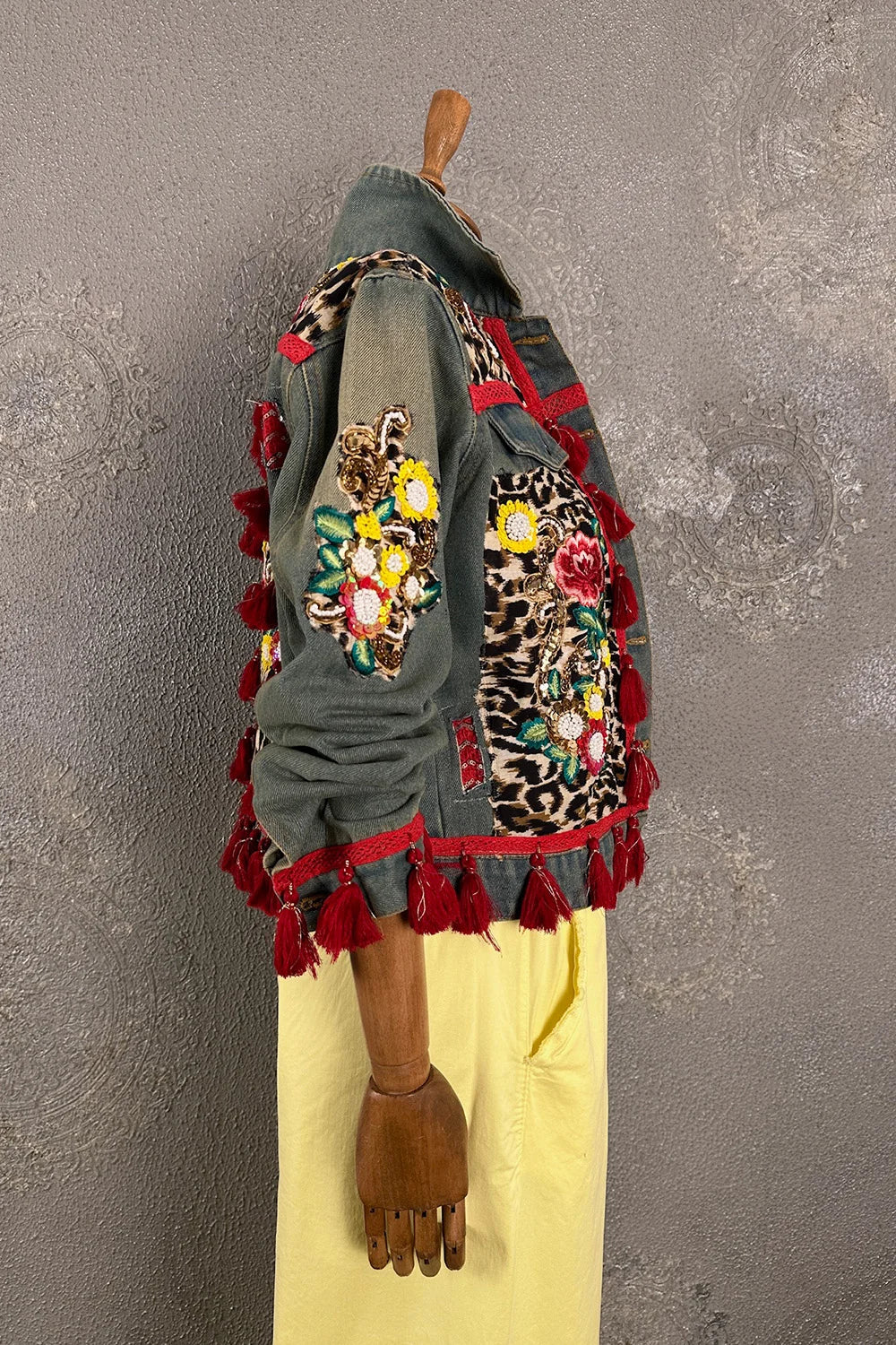 İşlemeli Denim Ceket