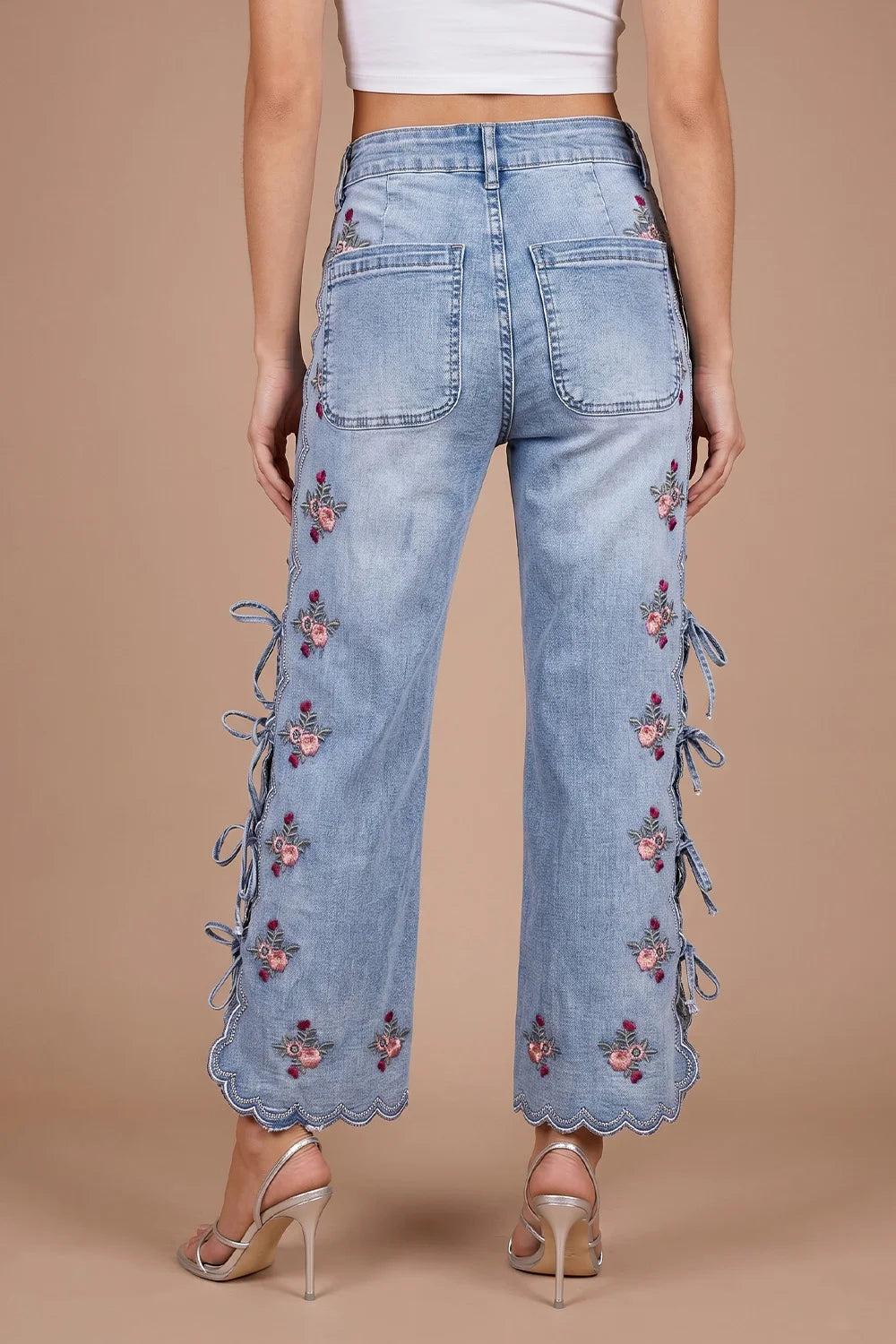 Bağcık Detaylı Jean
