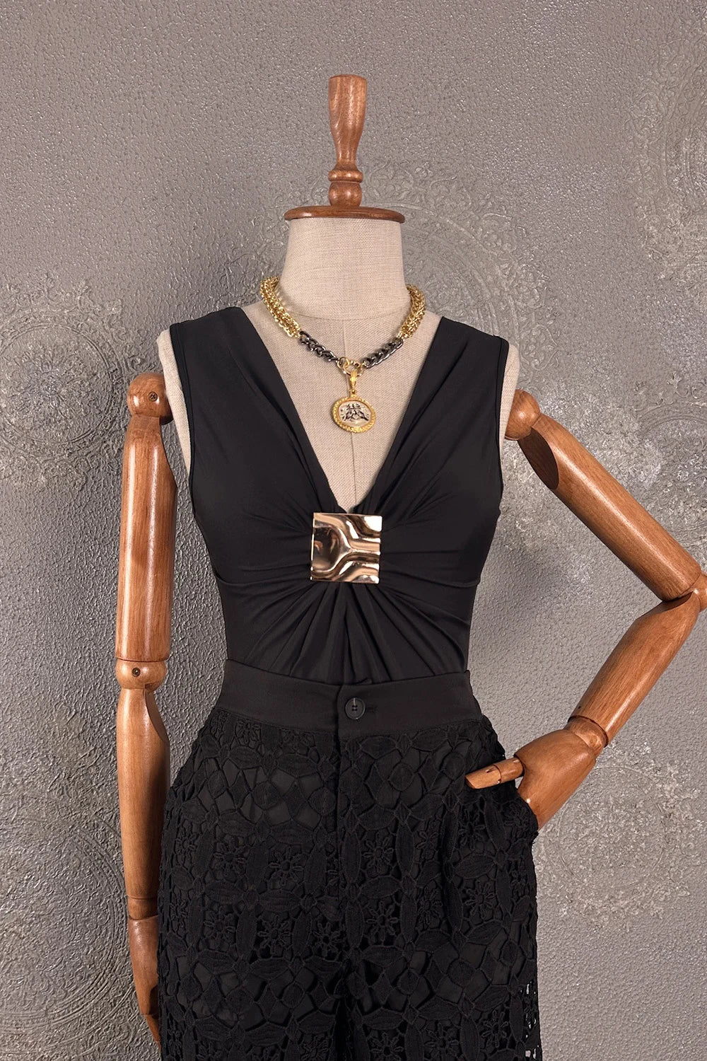 Aksesuar Detaylı Body