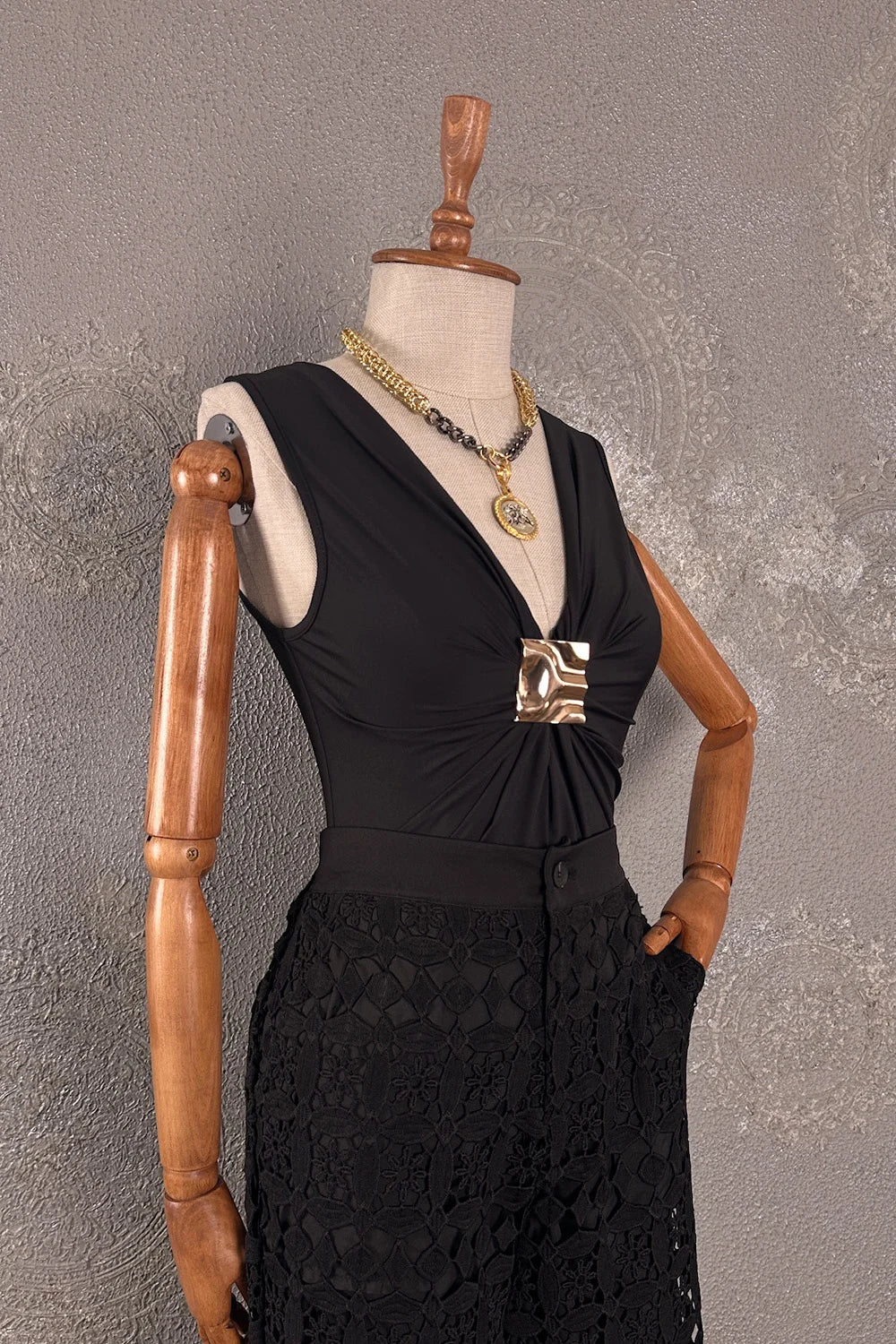 Aksesuar Detaylı Body