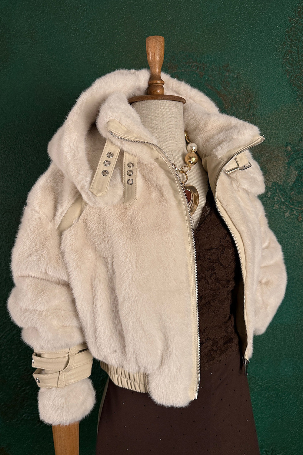 Kapüşon Detaylı Kürk Ceket