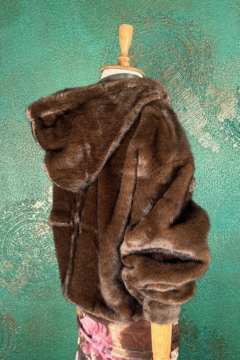 Kapüşonlu Kısa Kürk Mont