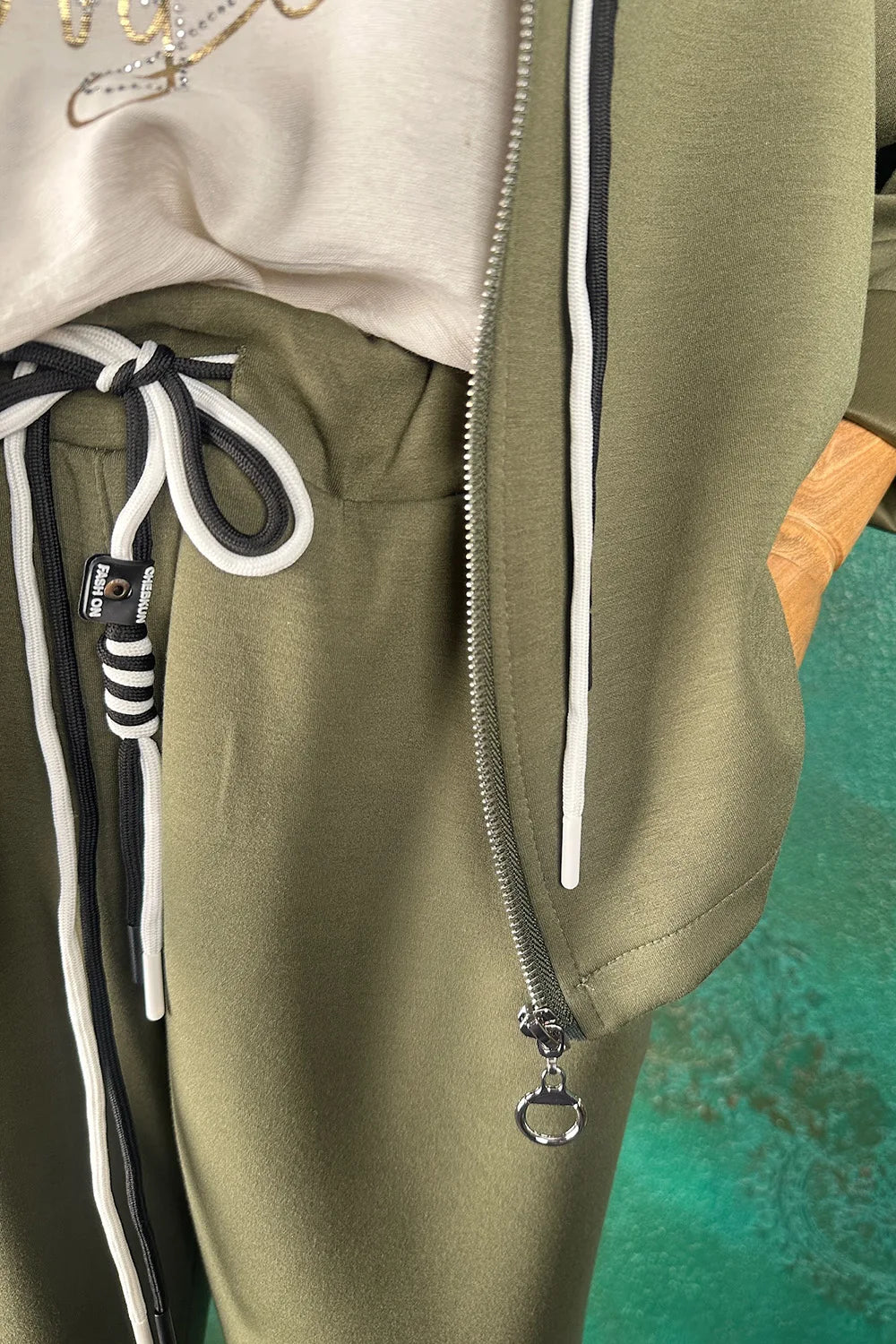 Kapüşonlu Eşofman Takım