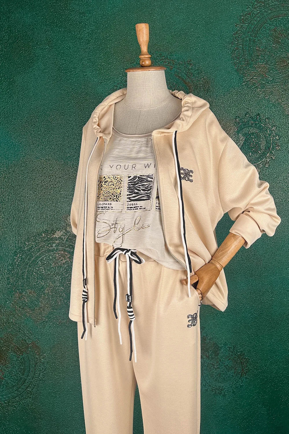 Kapüşonlu Eşofman Takım