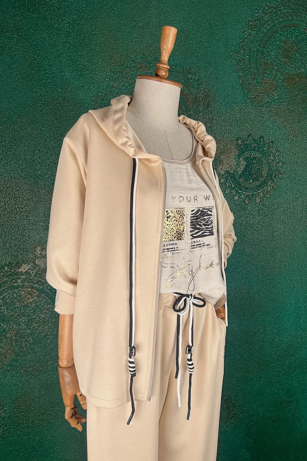 Kapüşonlu Eşofman Takım