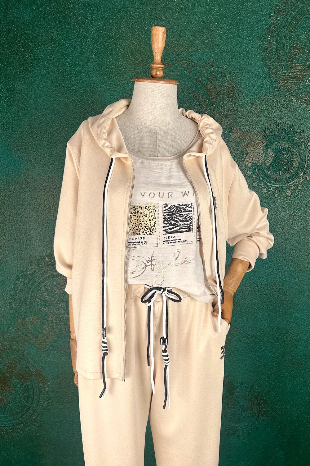 Kapüşonlu Eşofman Takım