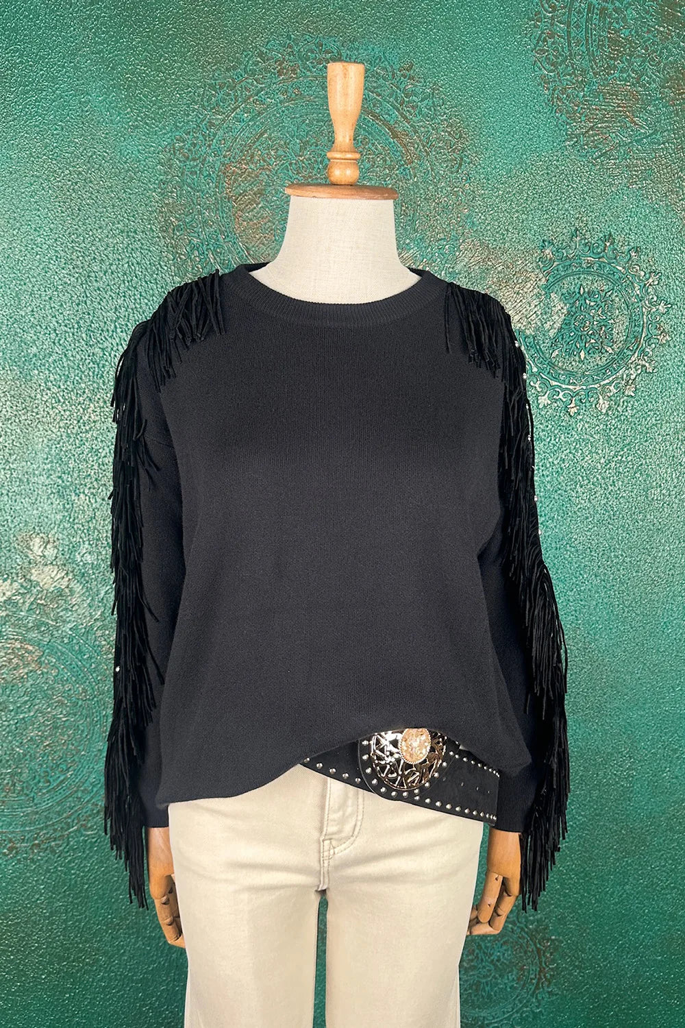 Püskül Detaylı Triko Kazak