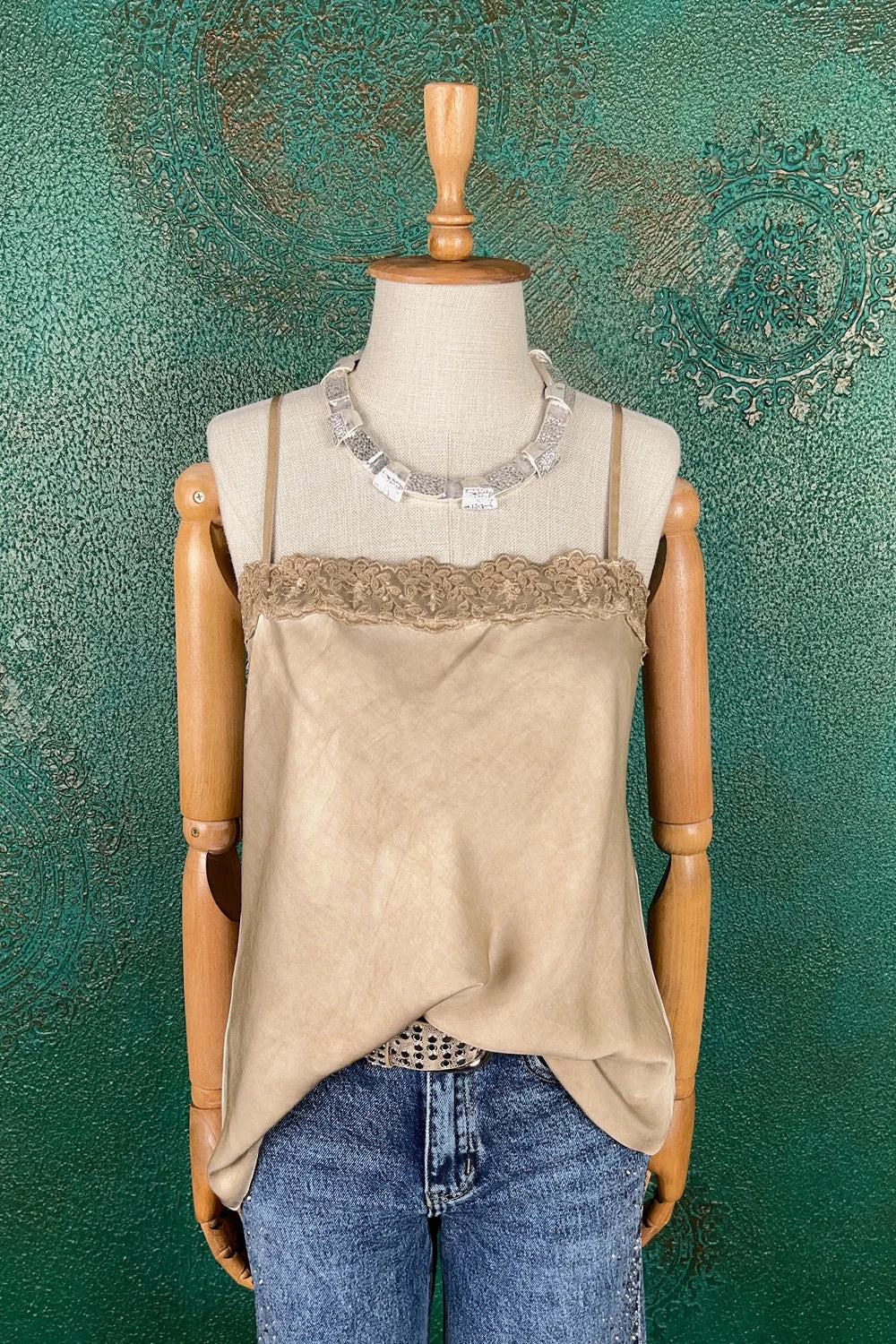 Dantel Detaylı Saten Bluz