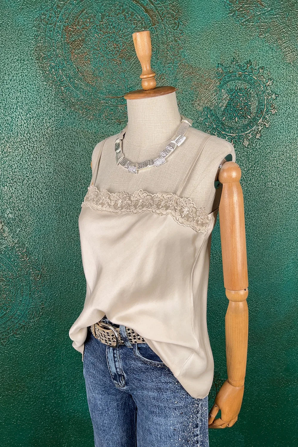 Dantel Detaylı Saten Bluz