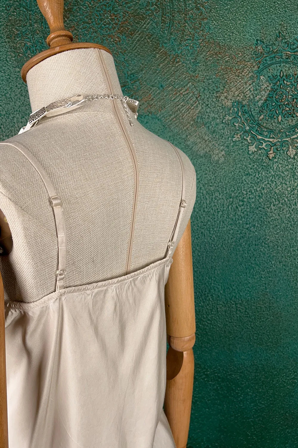 Dantel Detaylı Saten Bluz