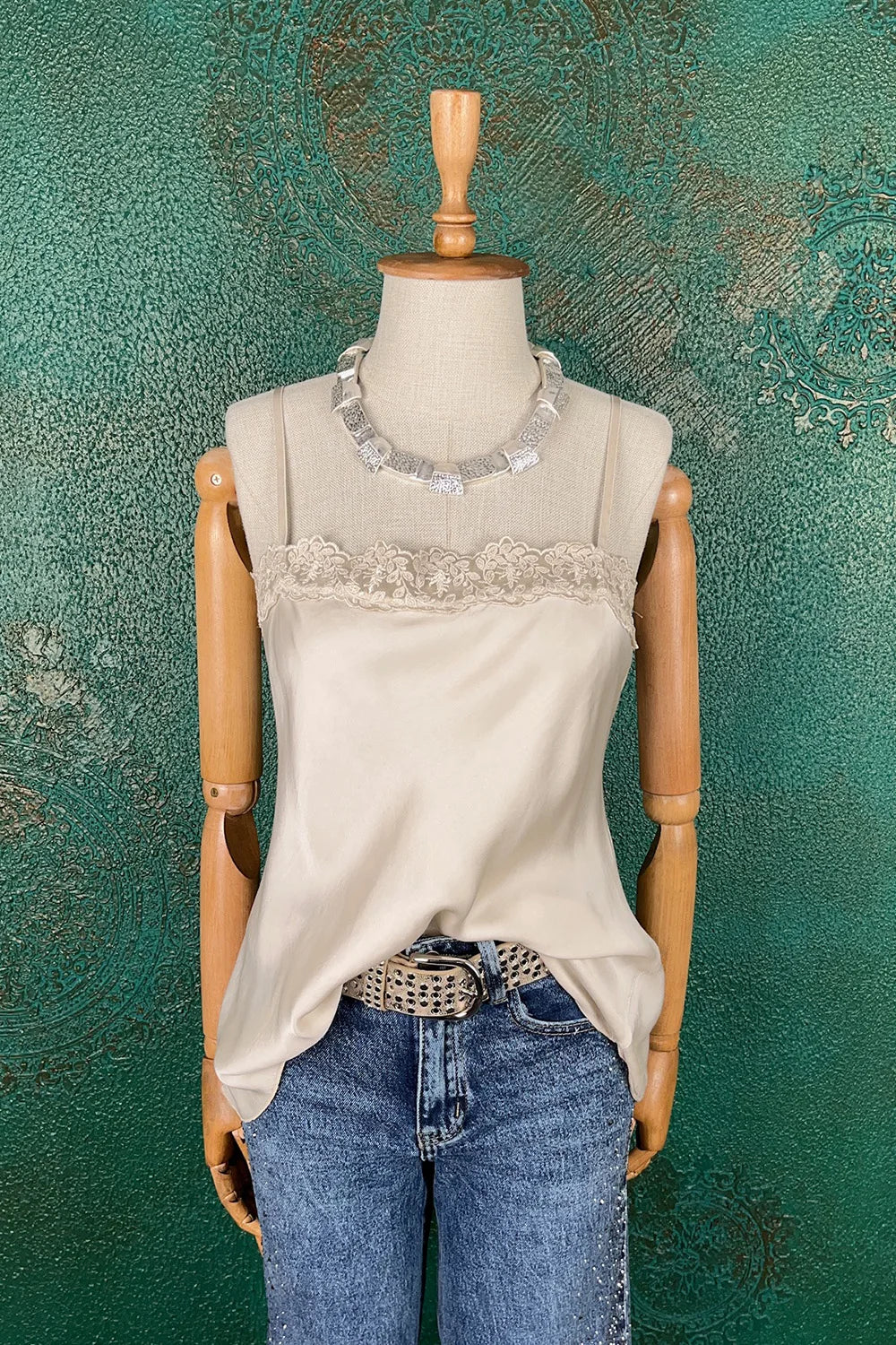 Dantel Detaylı Saten Bluz