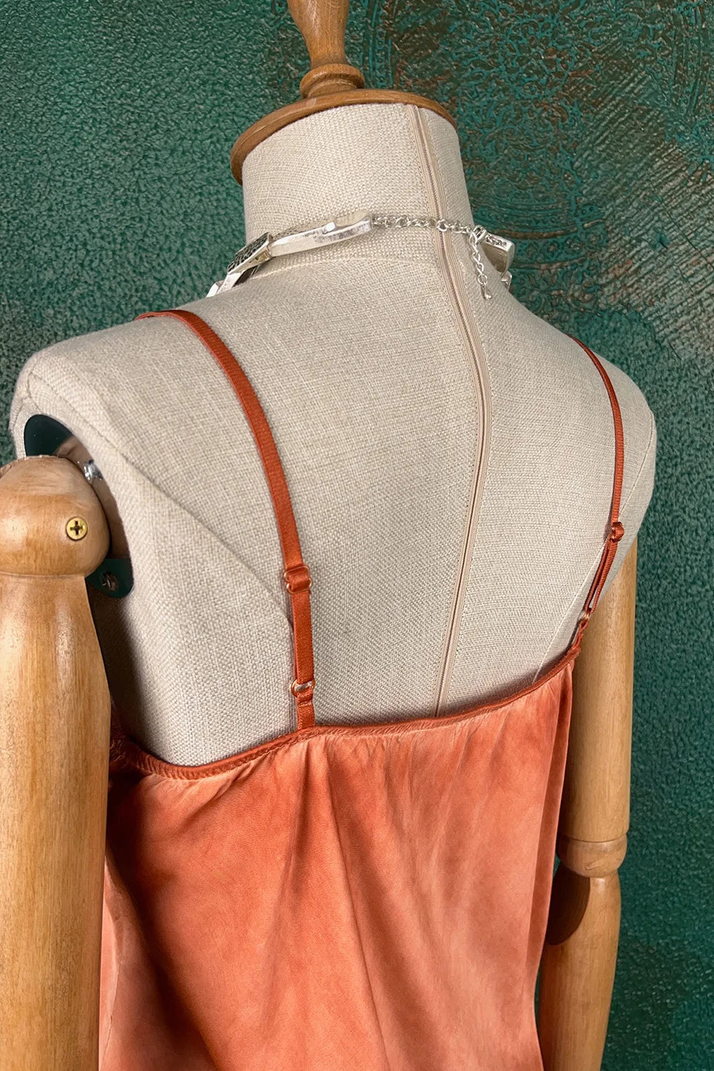 Dantel Detaylı Saten Bluz