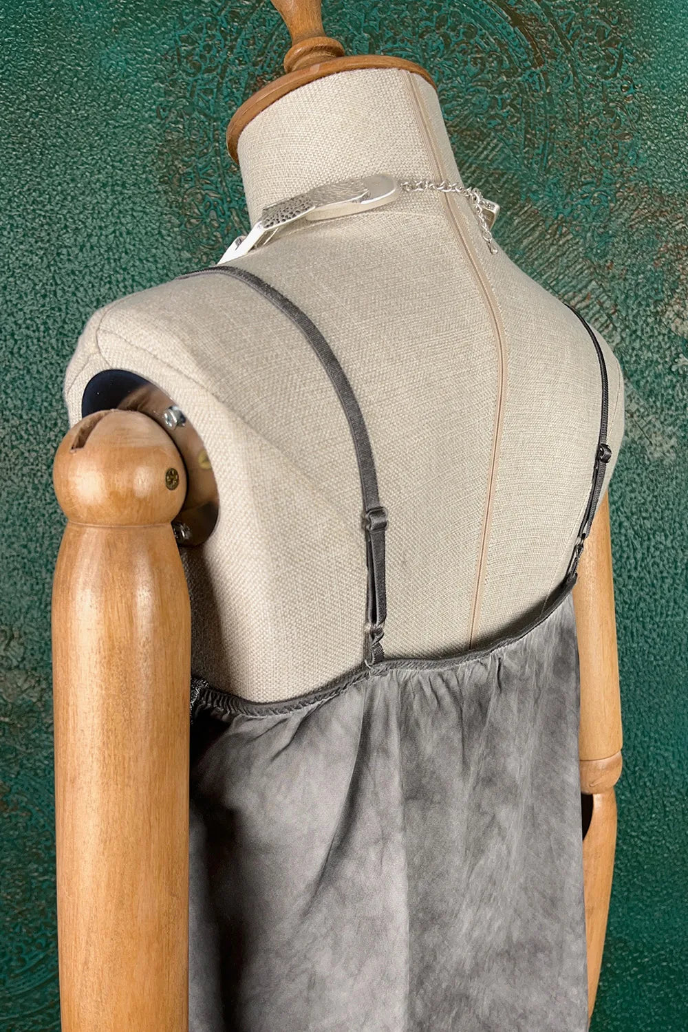 Dantel Detaylı Saten Bluz