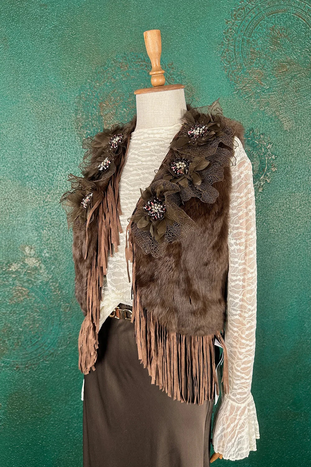 Taş İşlemeli Kürk Yelek