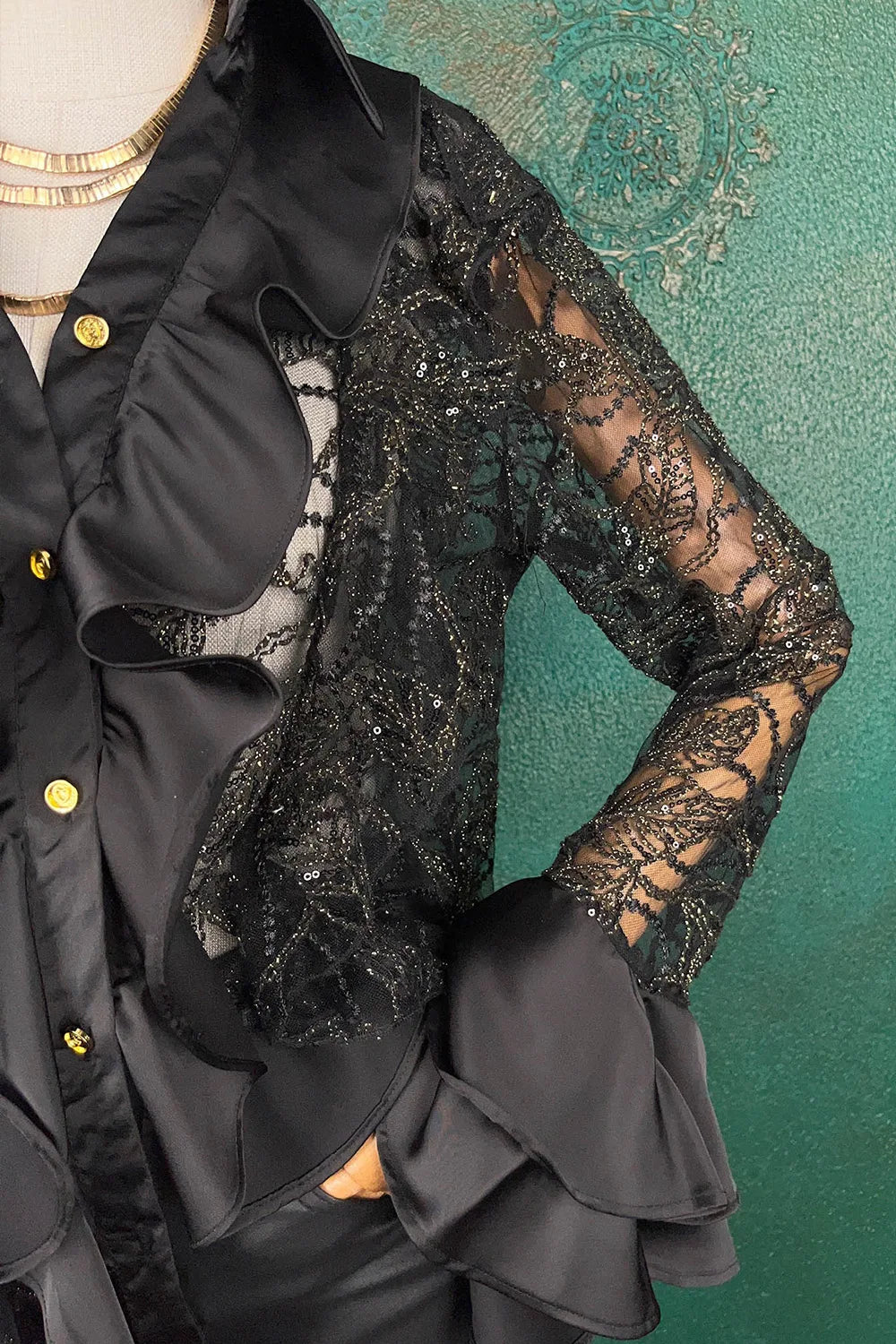 Fırfır Detaylı Dantel Gömlek