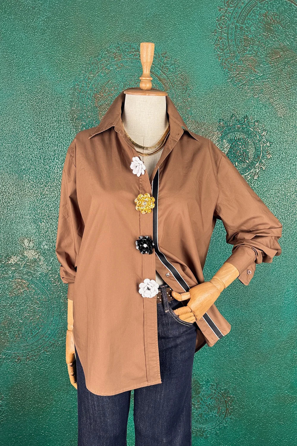 Çiçek Detaylı Gömlek
