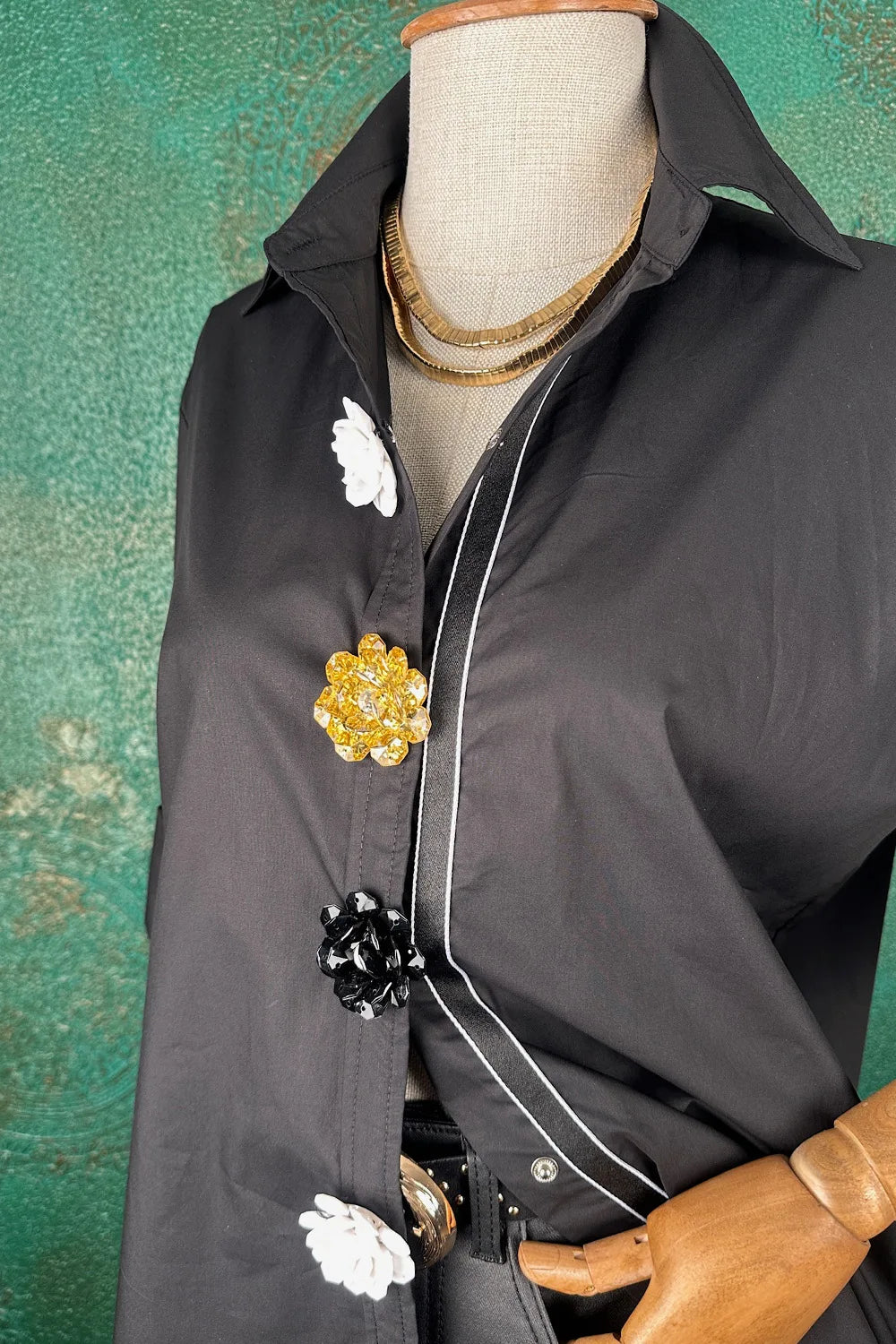 Çiçek Detaylı Gömlek