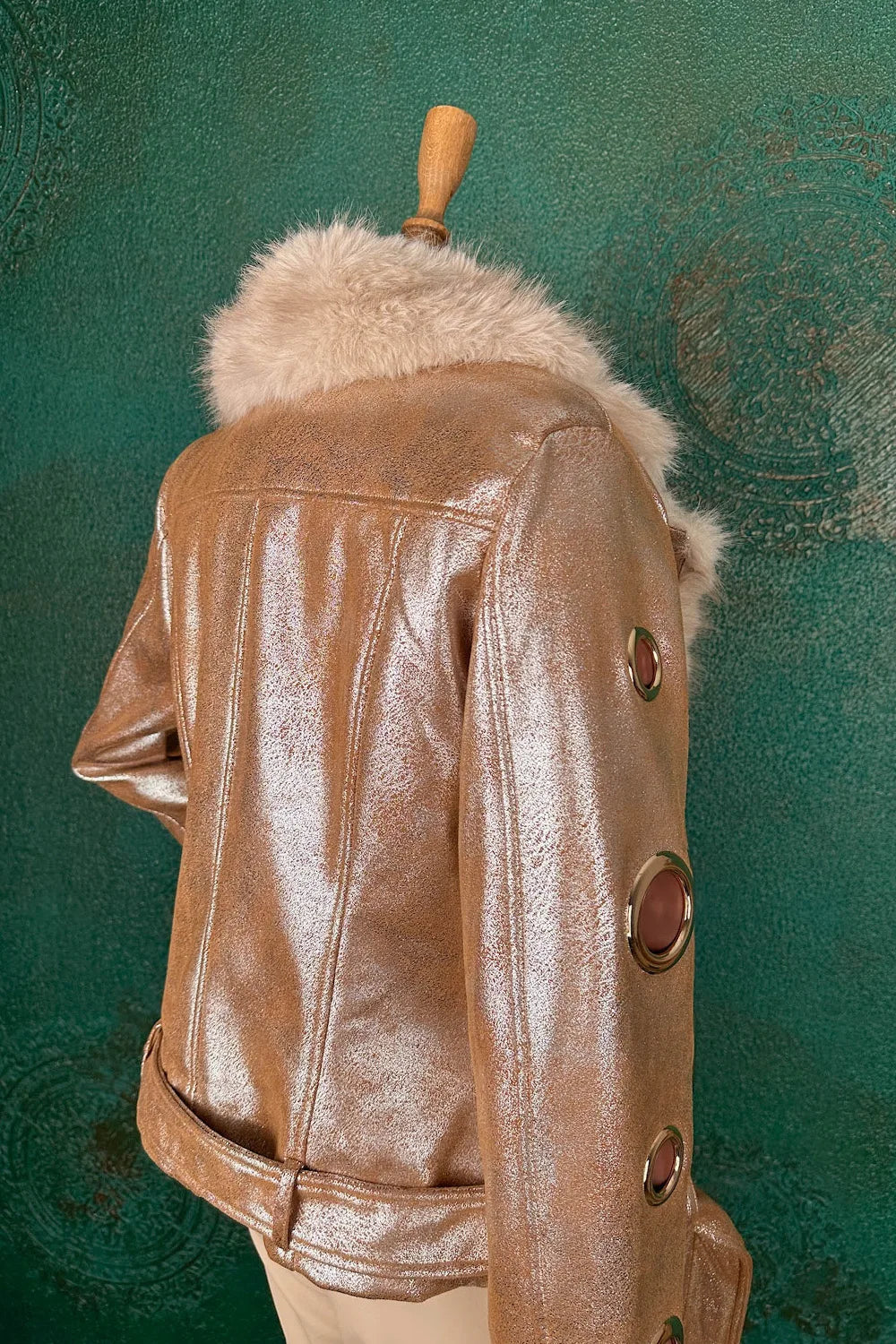 Kürk Detaylı Parlak Bronz Mont