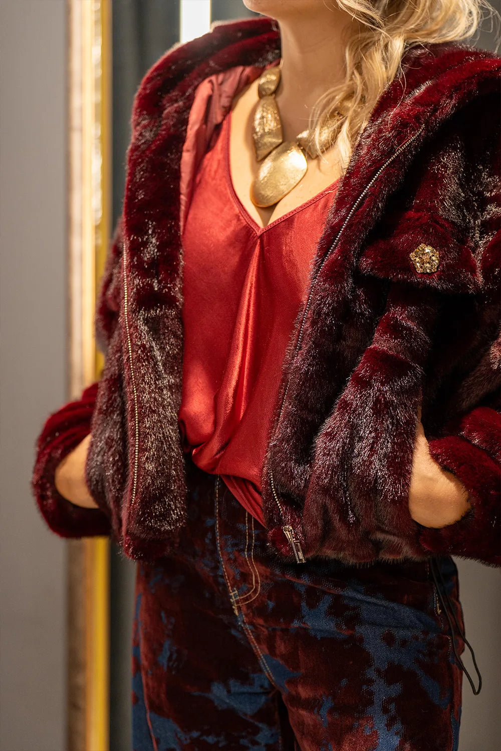 Kapüşonlu Kısa Kürk Mont