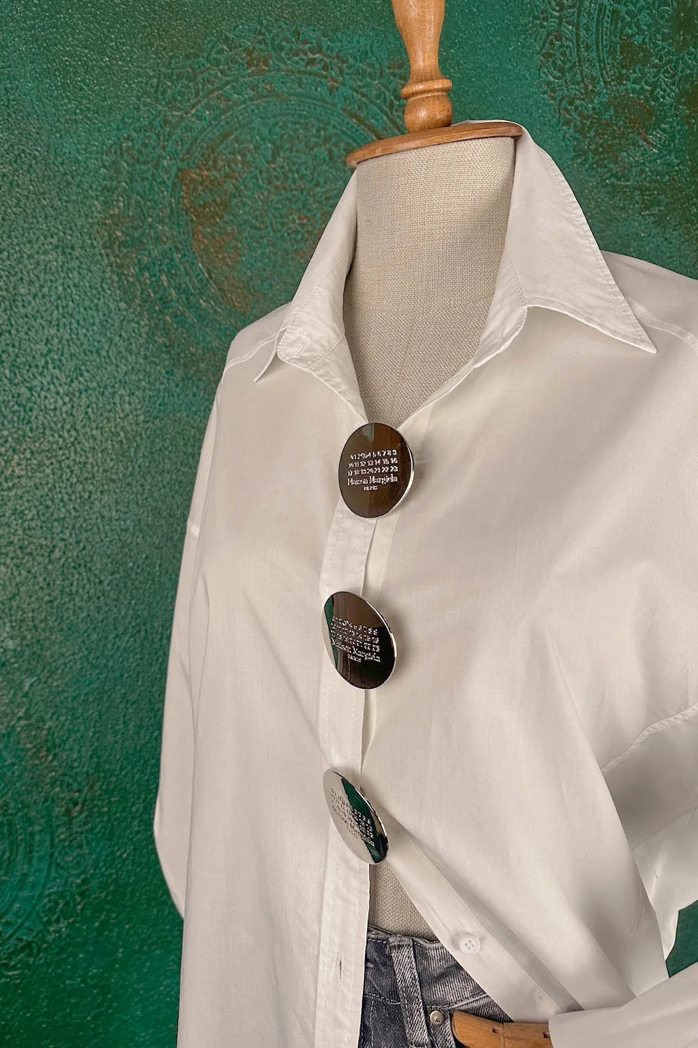 Metal Broşlu Modern Oversize Gömlek