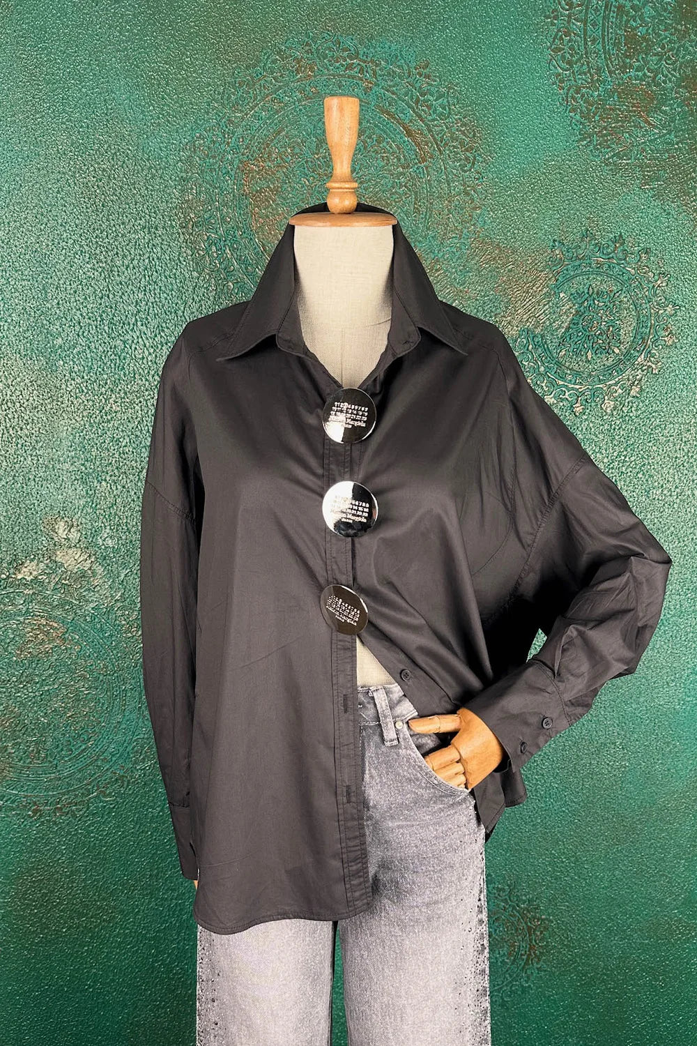 Metal Broşlu Modern Oversize Gömlek