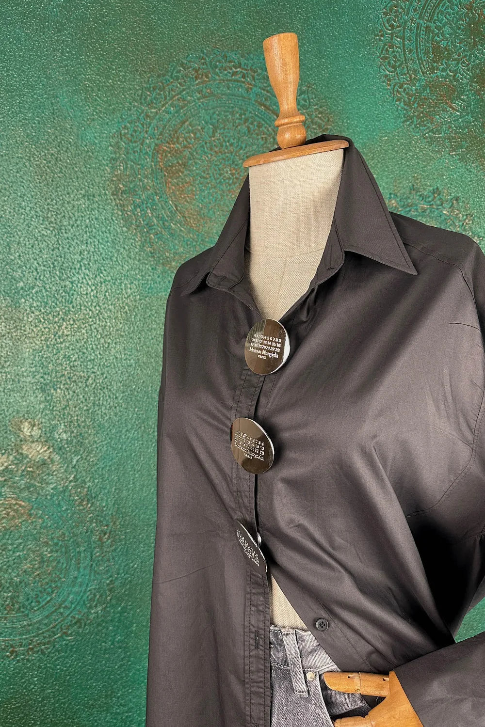 Metal Broşlu Modern Oversize Gömlek