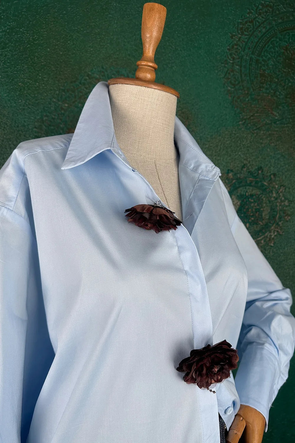 Çiçek Broşlu Oversize Gömlek