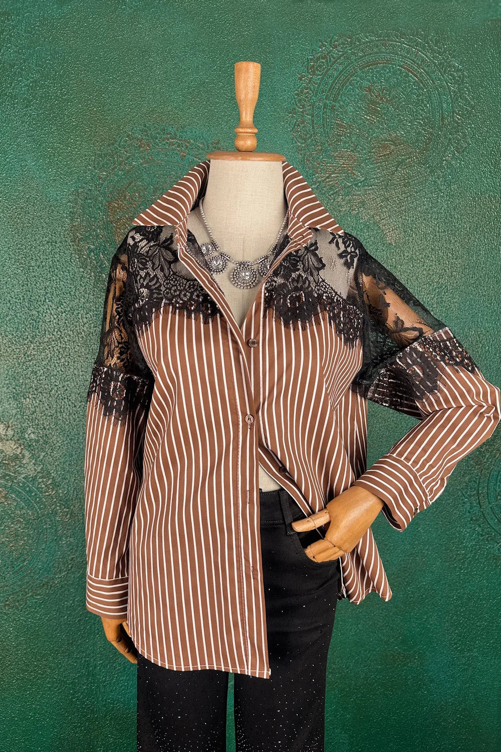 Dantel Detaylı Çizgili Gömlek