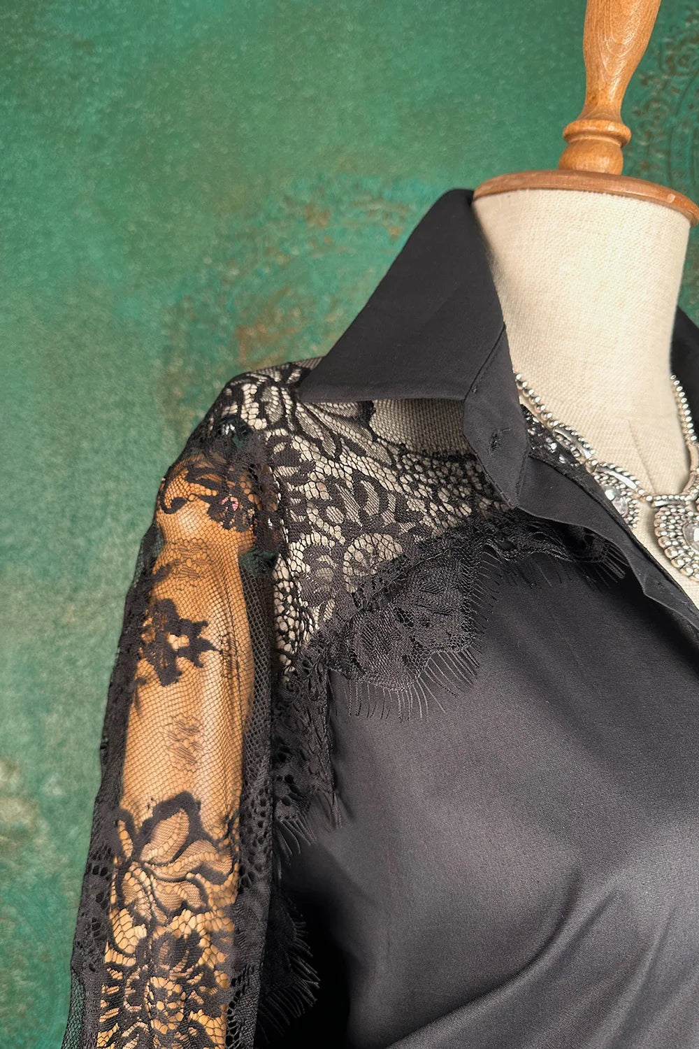 Dantel Detaylı Gömlek