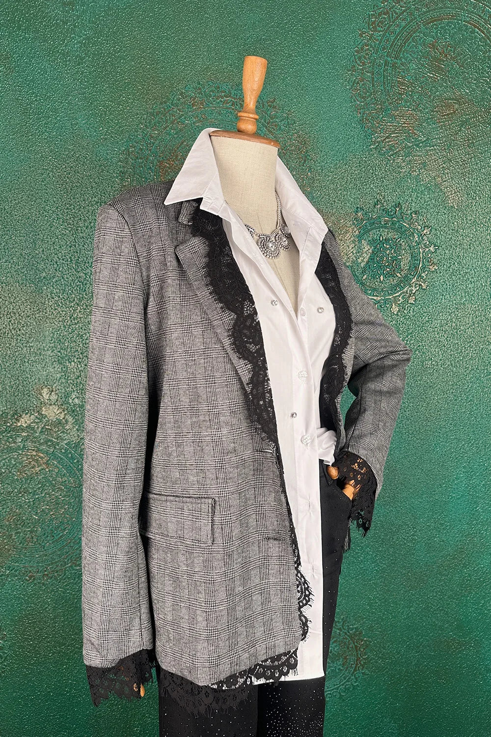 Dantel Detaylı Glen Ekoseli Ceket