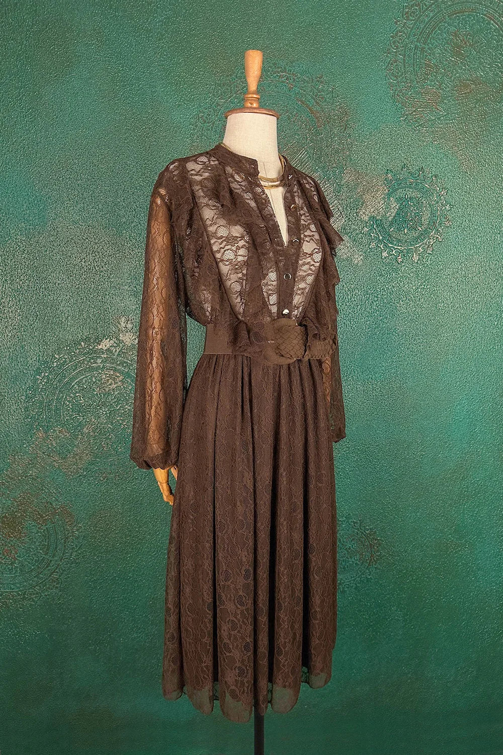 Dantel Detaylı Midi Elbise