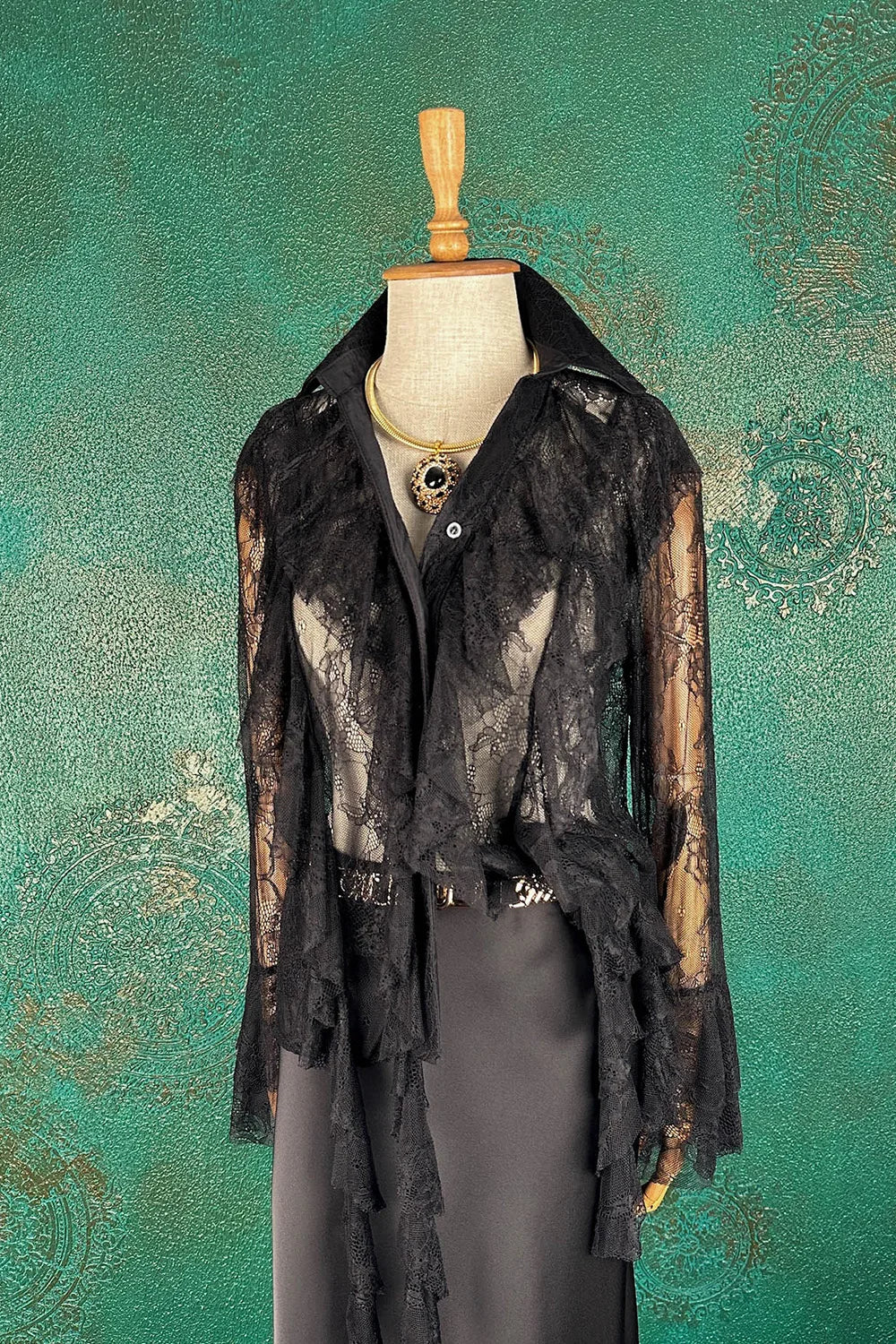 Dantel Detaylı Gömlek