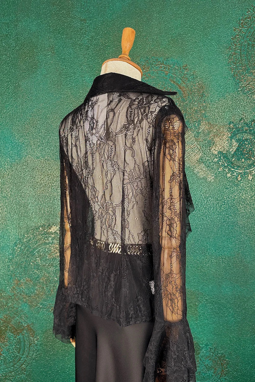 Dantel Detaylı Gömlek