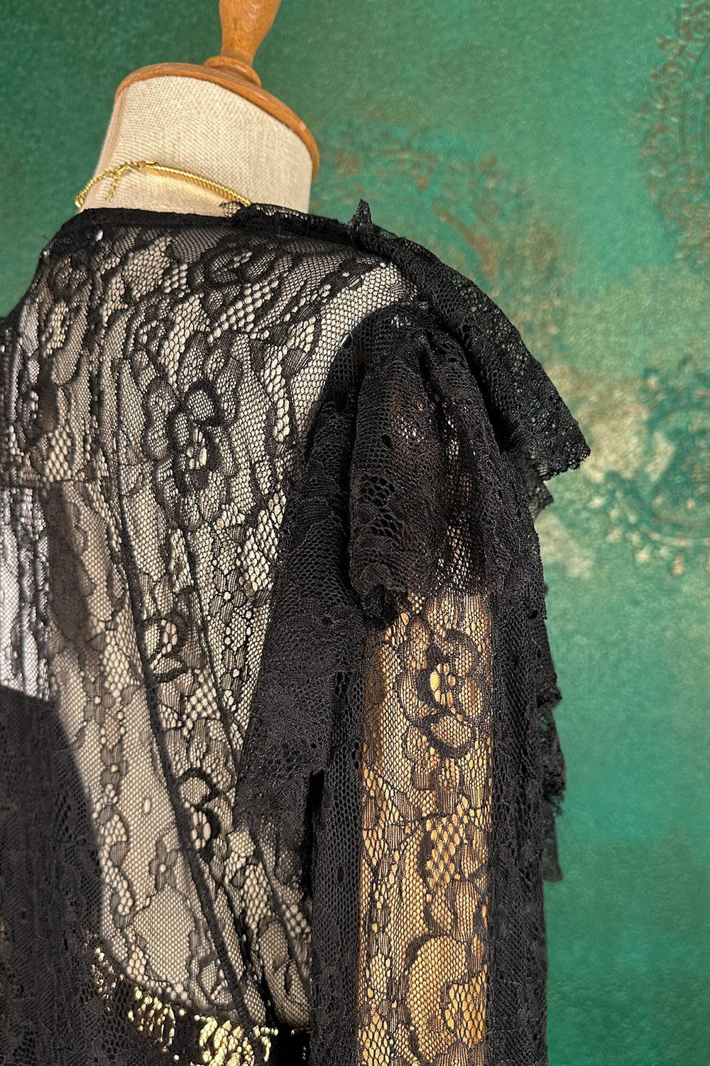 Dantel Detaylı Bluz