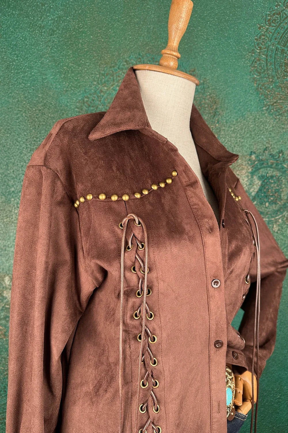 Bağcık Detaylı Nubuk Gömlek