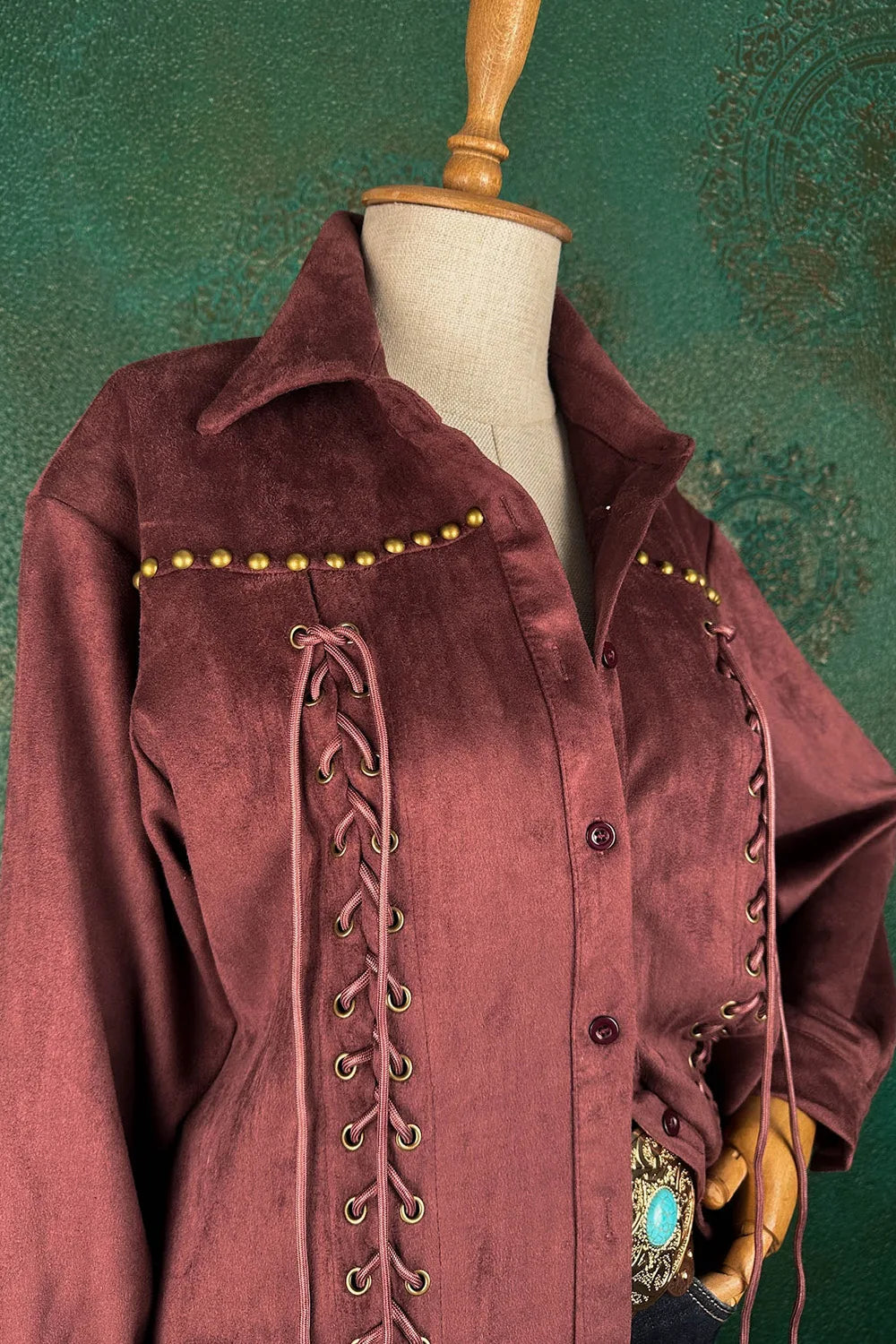 Bağcık Detaylı Nubuk Gömlek