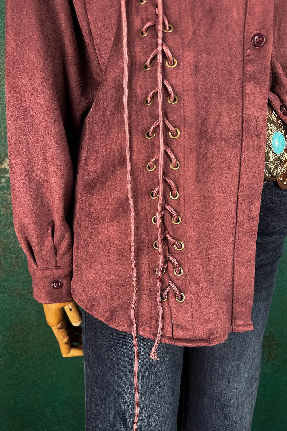 Bağcık Detaylı Nubuk Gömlek