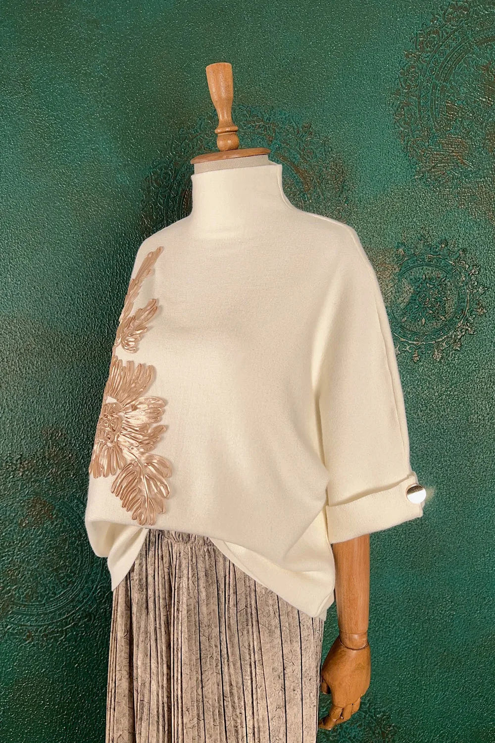 İşlemeli Triko Kazak