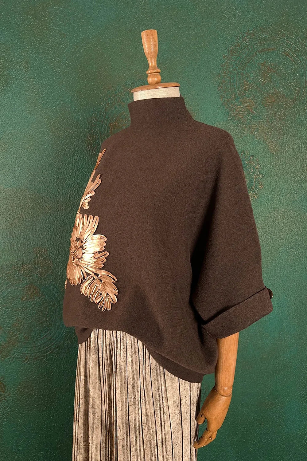 İşlemeli Triko Kazak