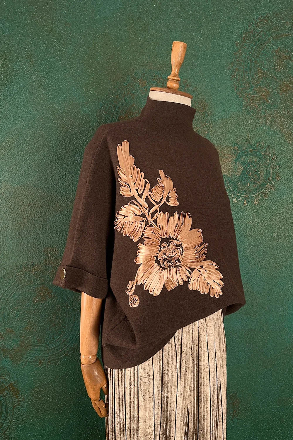 İşlemeli Triko Kazak