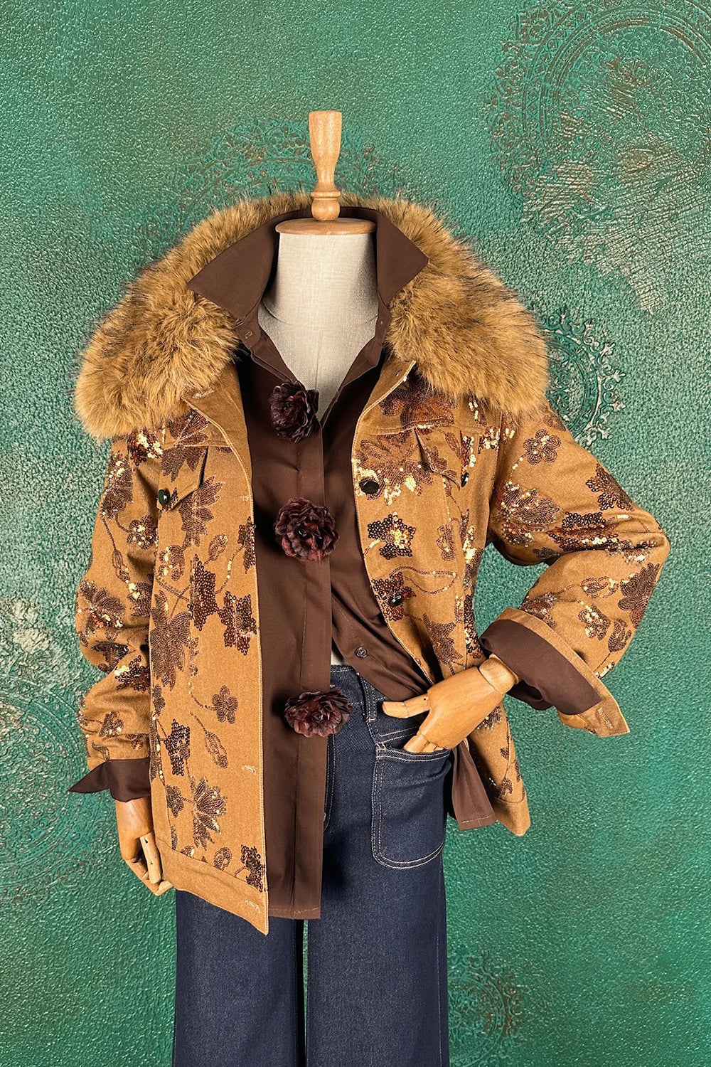 Pul İşlemeli Kürk Yakalı Mont